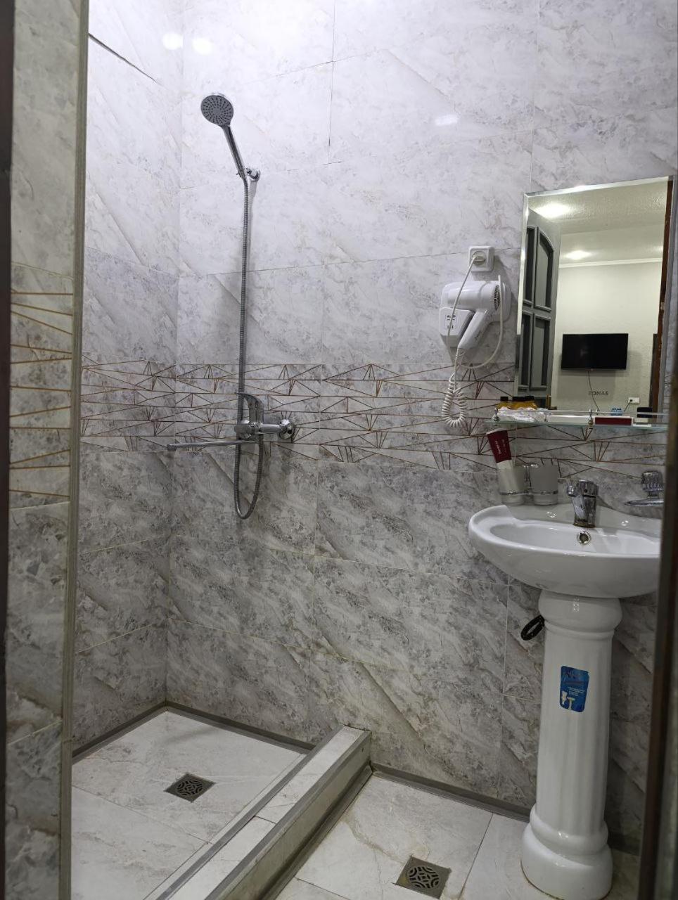 The Art Hotel ทาชเคนต์ ภายนอก รูปภาพ