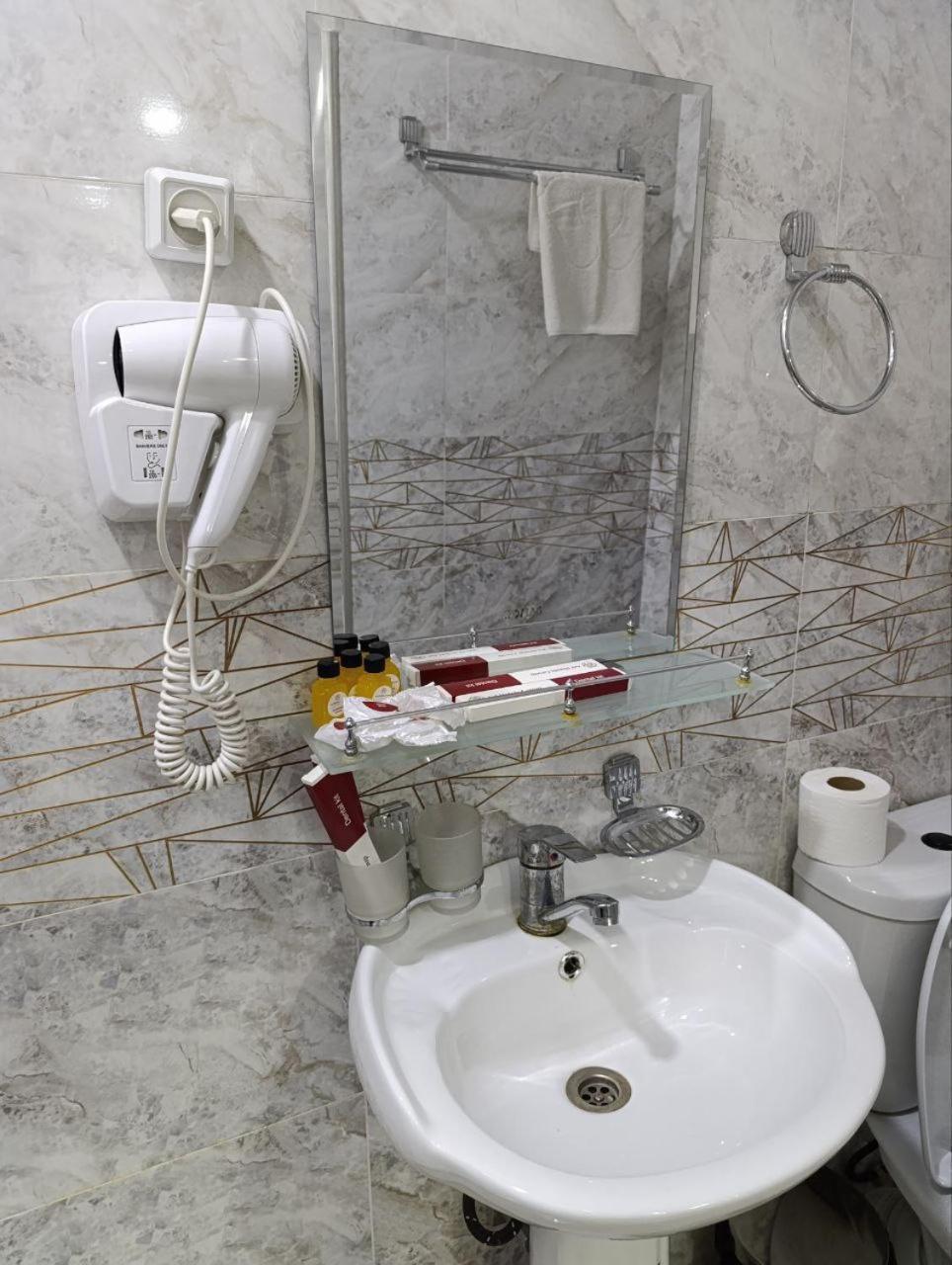 The Art Hotel ทาชเคนต์ ภายนอก รูปภาพ